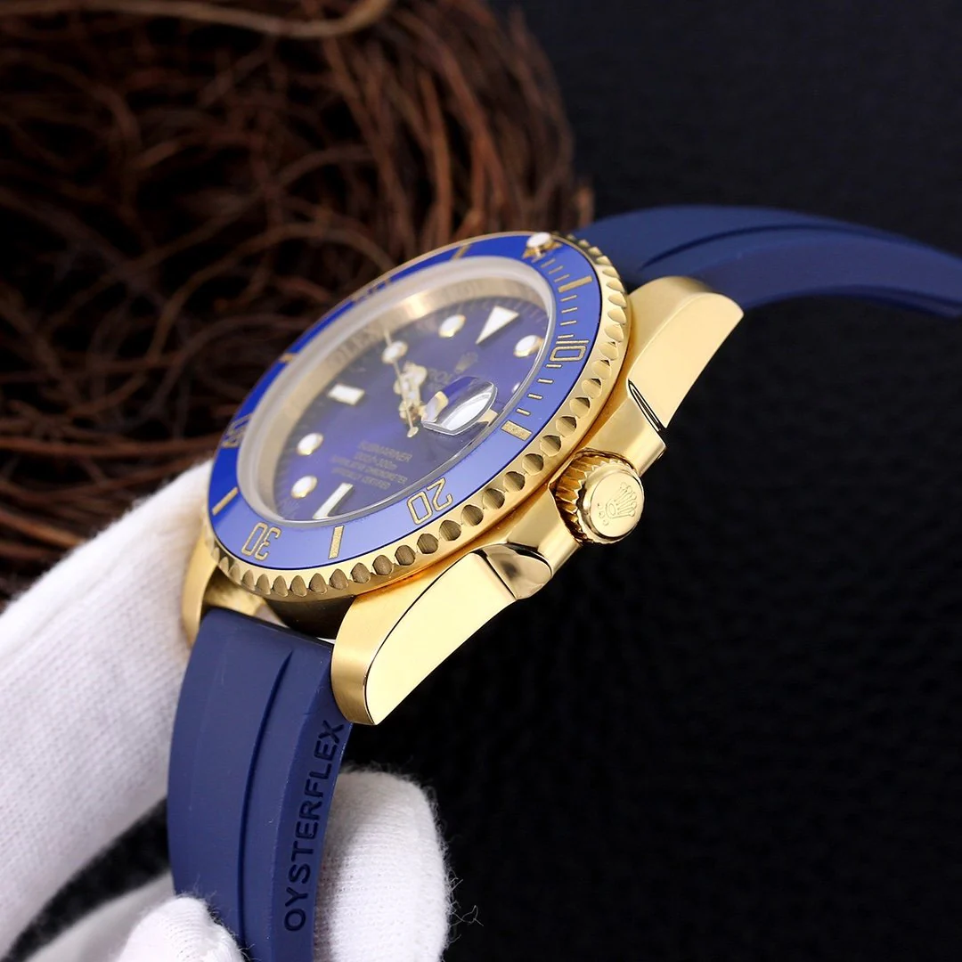 SUBMARINER DATE 40 GOLD CASE RUBBER STRAP