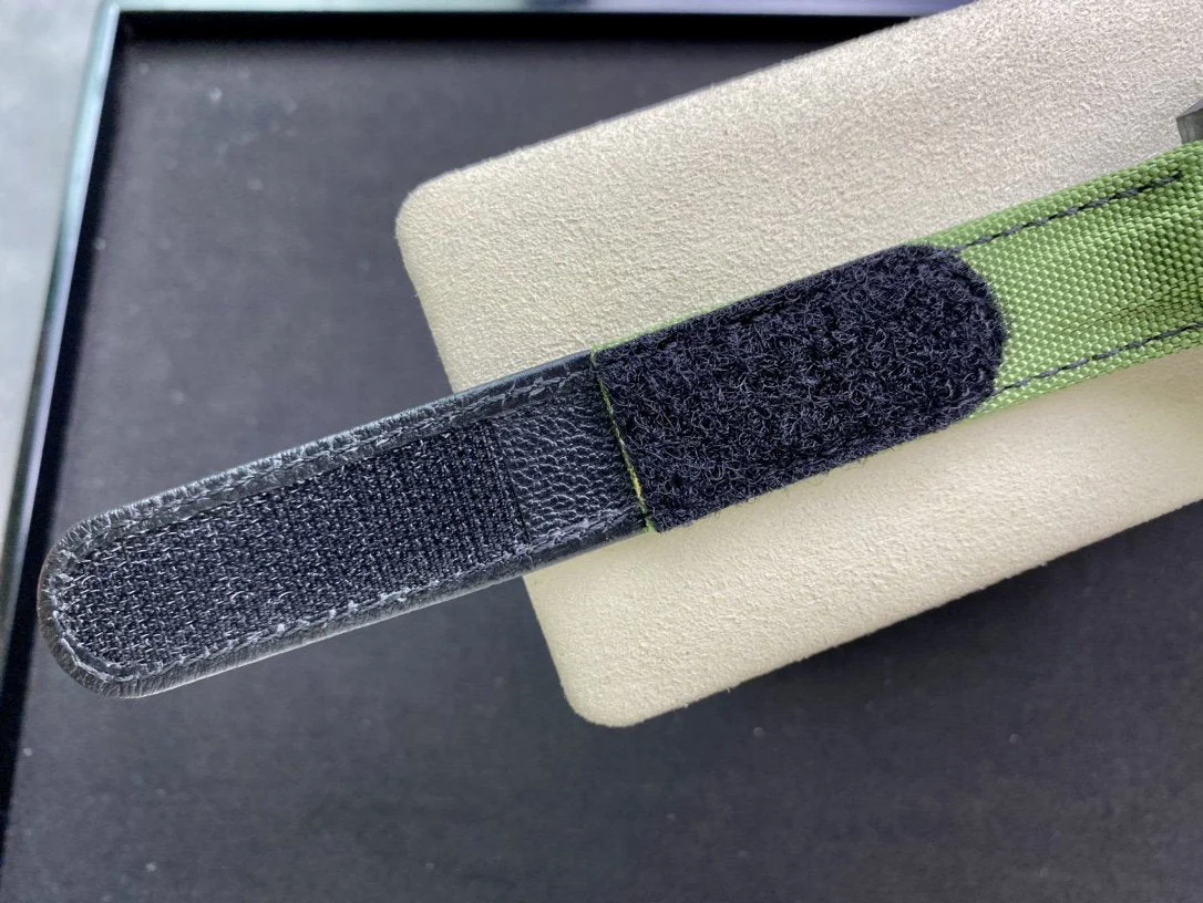 GMT - MASTER II CARBON CASE KHAKI DIAL