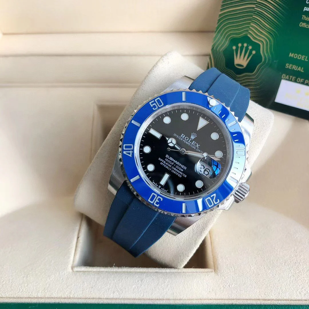 SUBMARINER DATE 41 BLUE BEZEL BLACK DIAL RUBBER STRAP