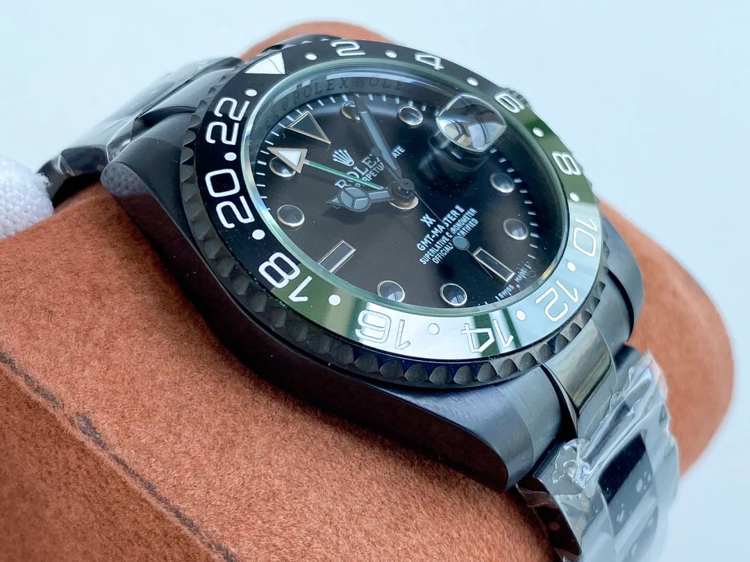 GMT-MASTER II CUSTOM BLACK CASE GREEN BLACK BEZEL
