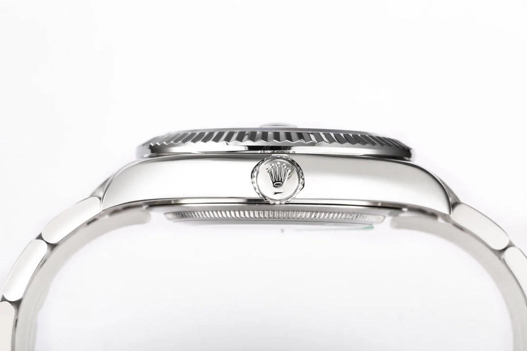 Rolex Sky-Dweller 42mm Silver Black Dial