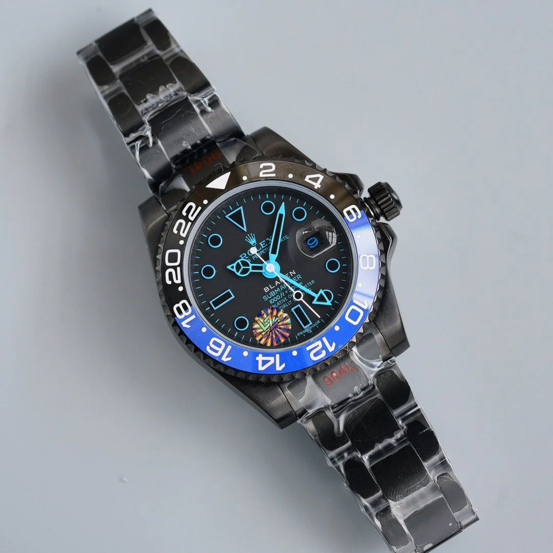 GMT-MASTER II CUSTOM BLACK BATMAN BEZEL BLUE NUMERALS