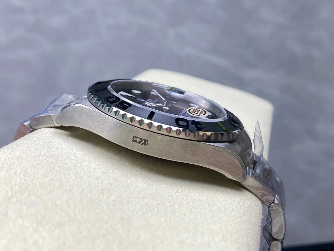 Rolex Yacht-Master 42mm Silver Black