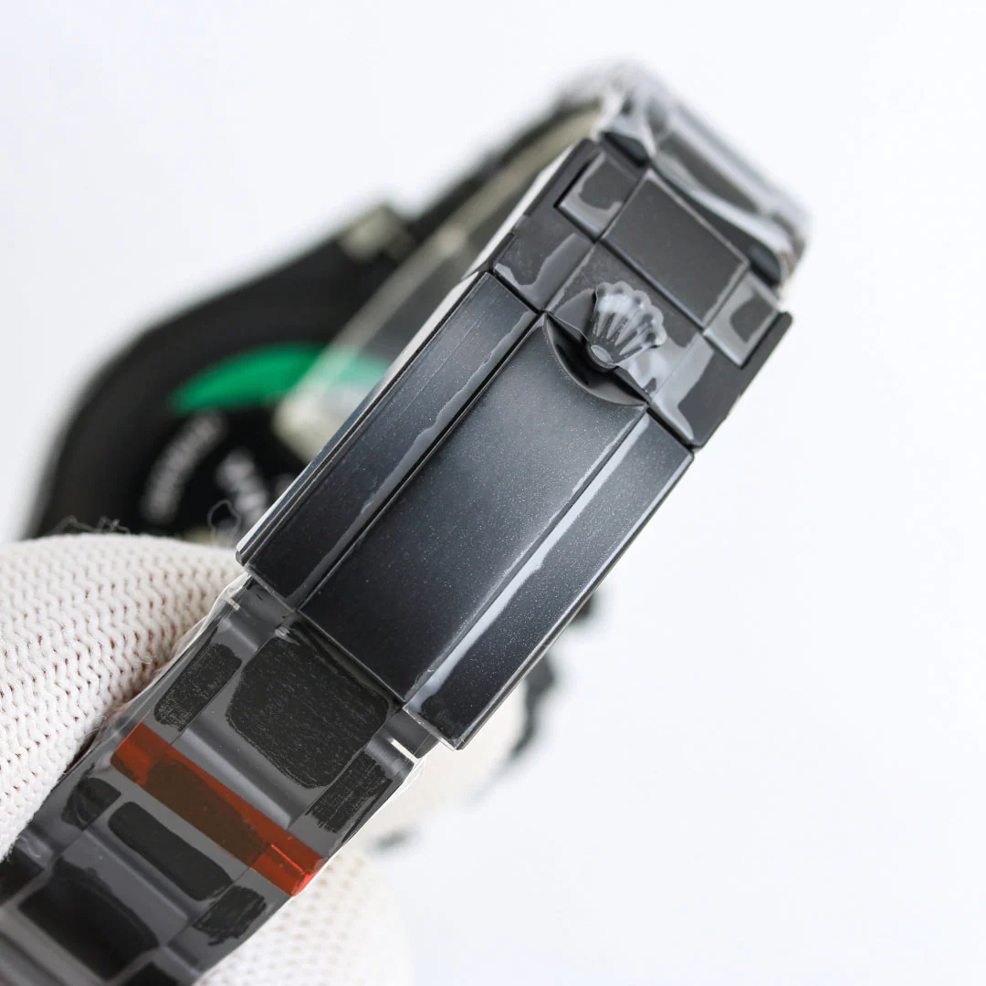 Rolex Daytona 40mm Carbon Black Red Dial