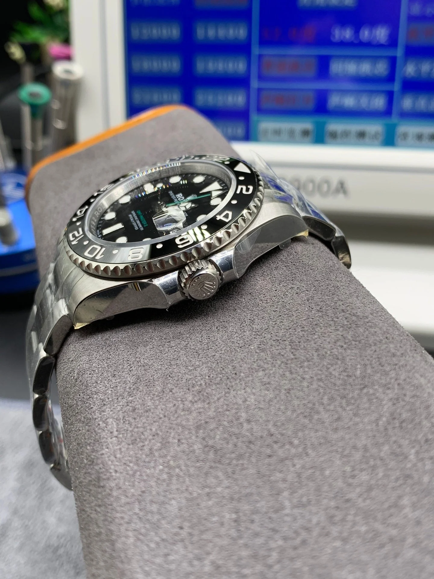 GMT-MASTER II CUSTOM BLACK BEZEL BLACK DIAL