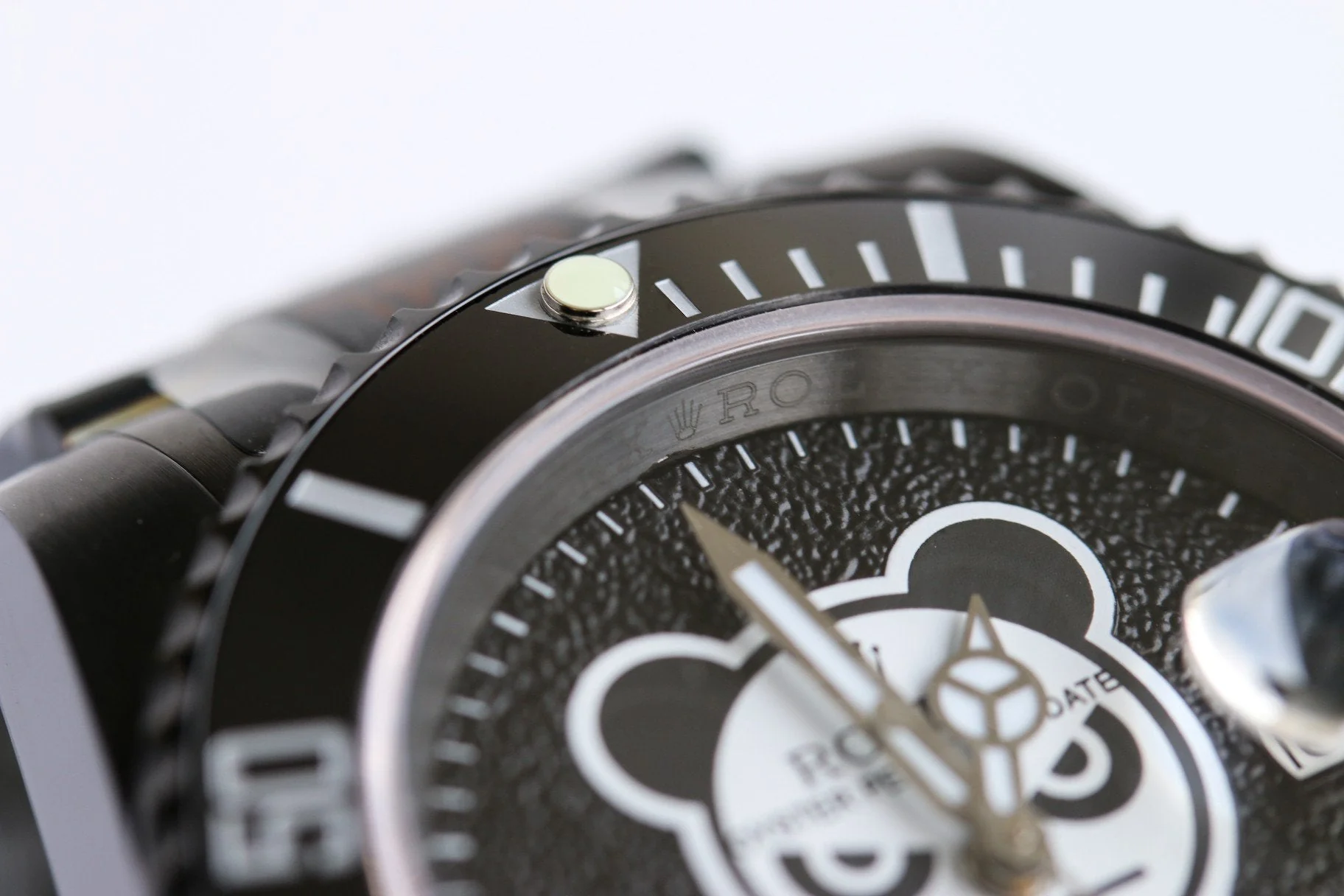 SUBMARINER DATE 40MM CUSTOM BLACK BEZEL