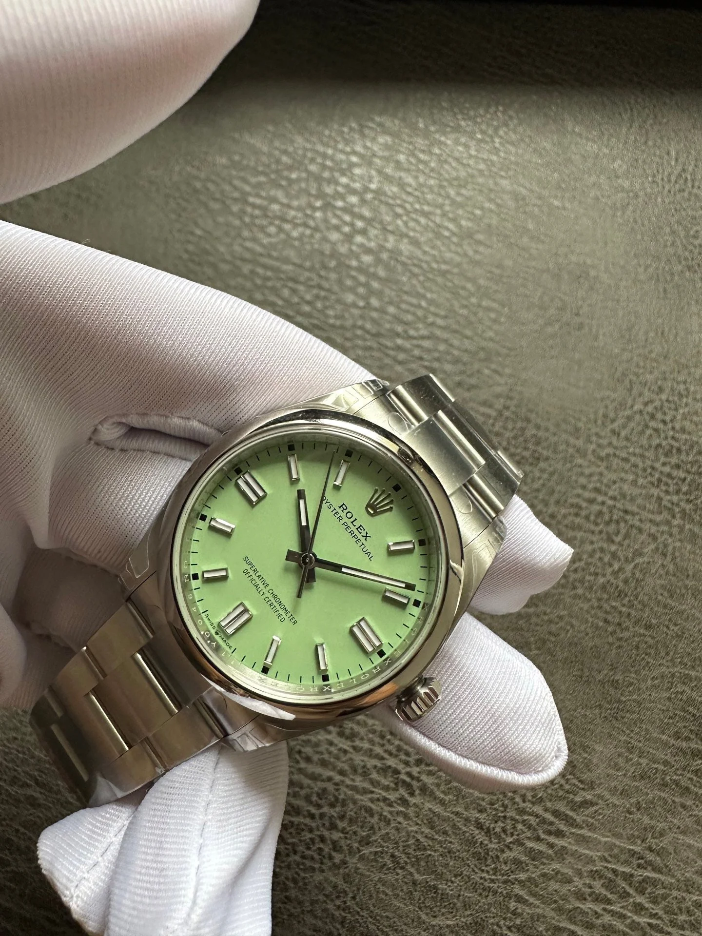 Rolex 25 Oyster Perpetual 41mm Pistachio Green