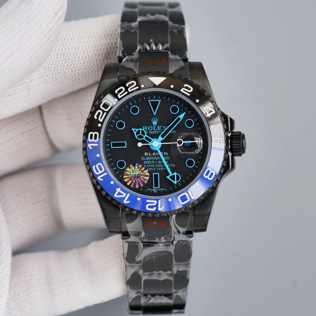 GMT-MASTER II CUSTOM BLACK BATMAN BEZEL BLUE NUMERALS