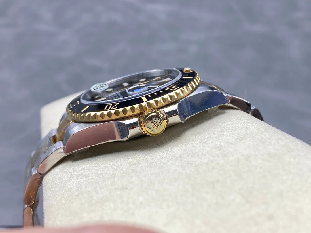 Rolex Submariner 41mm Silver Gold Black