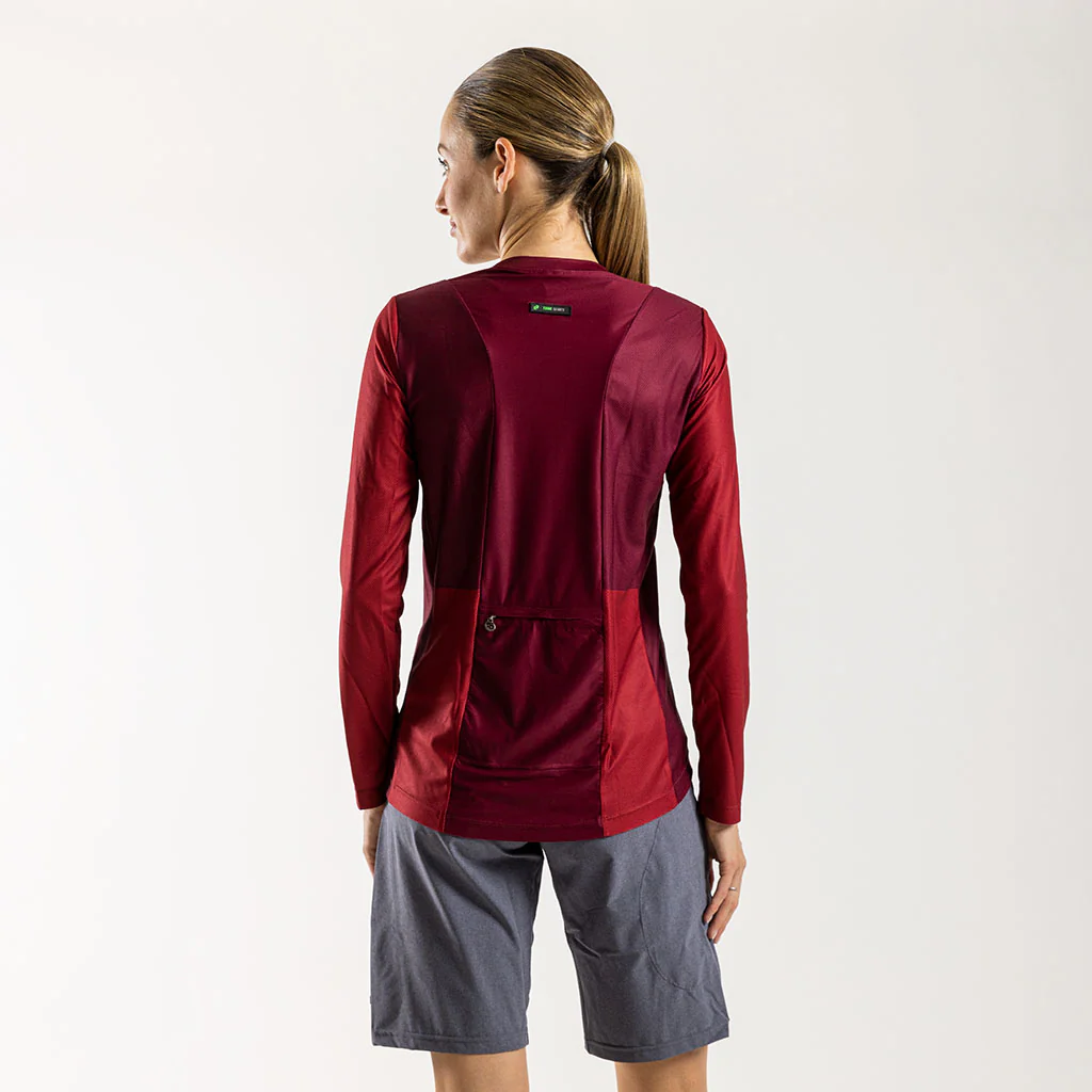 Women's AR Long Sleeve Trail Tee (Cherry)