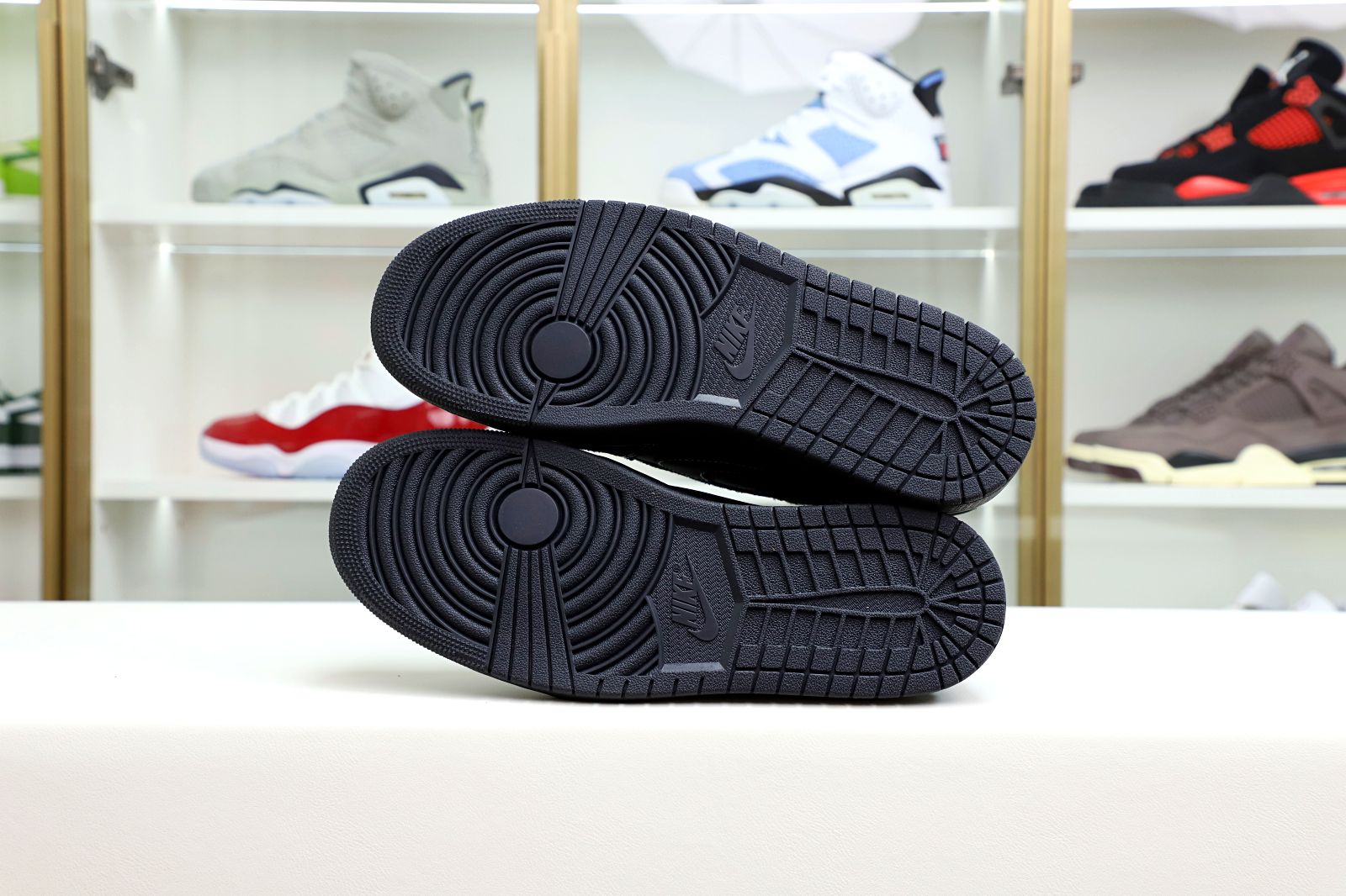 Unisex  Low OG “Black/Phantom”Sneakers