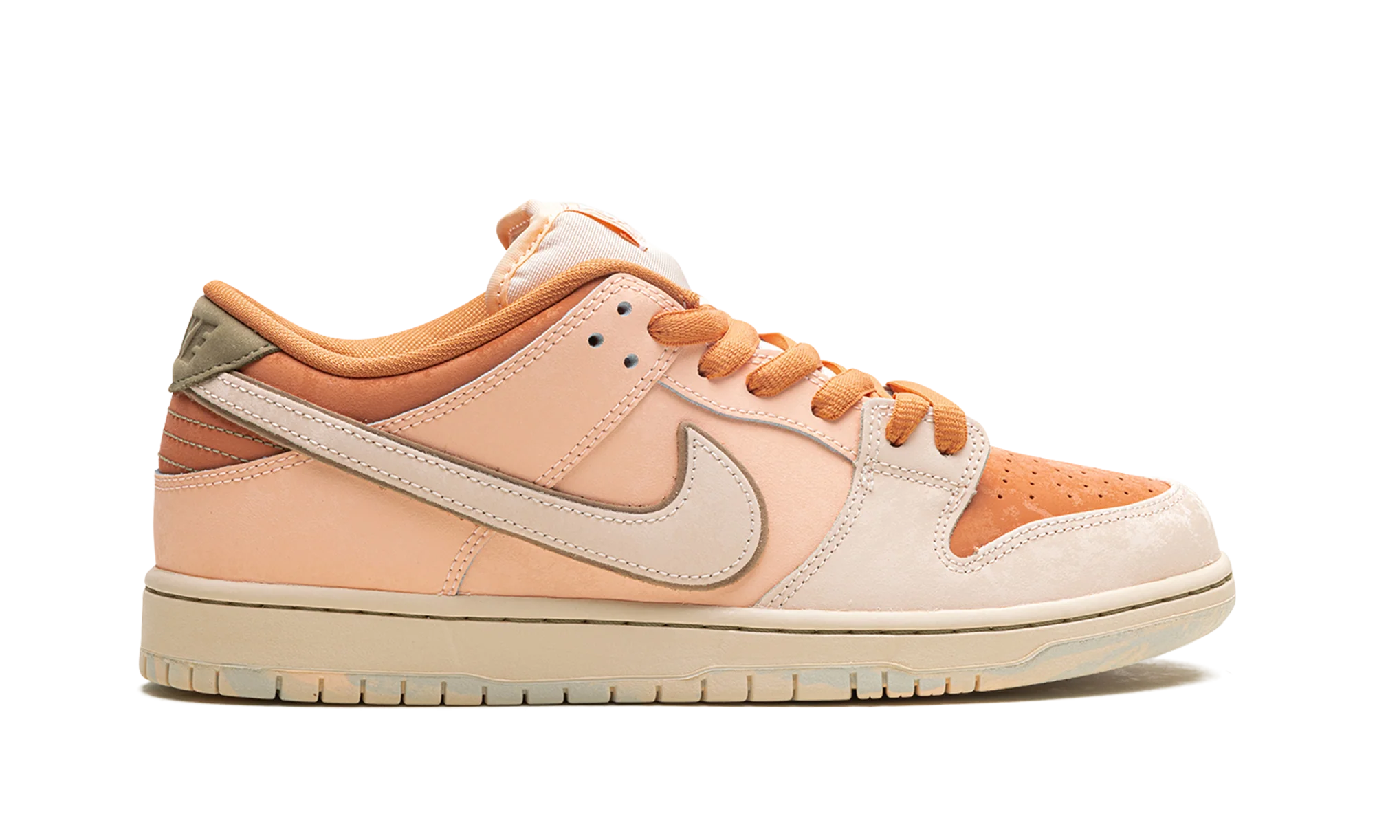 SB Dunk Low Pro PRM 