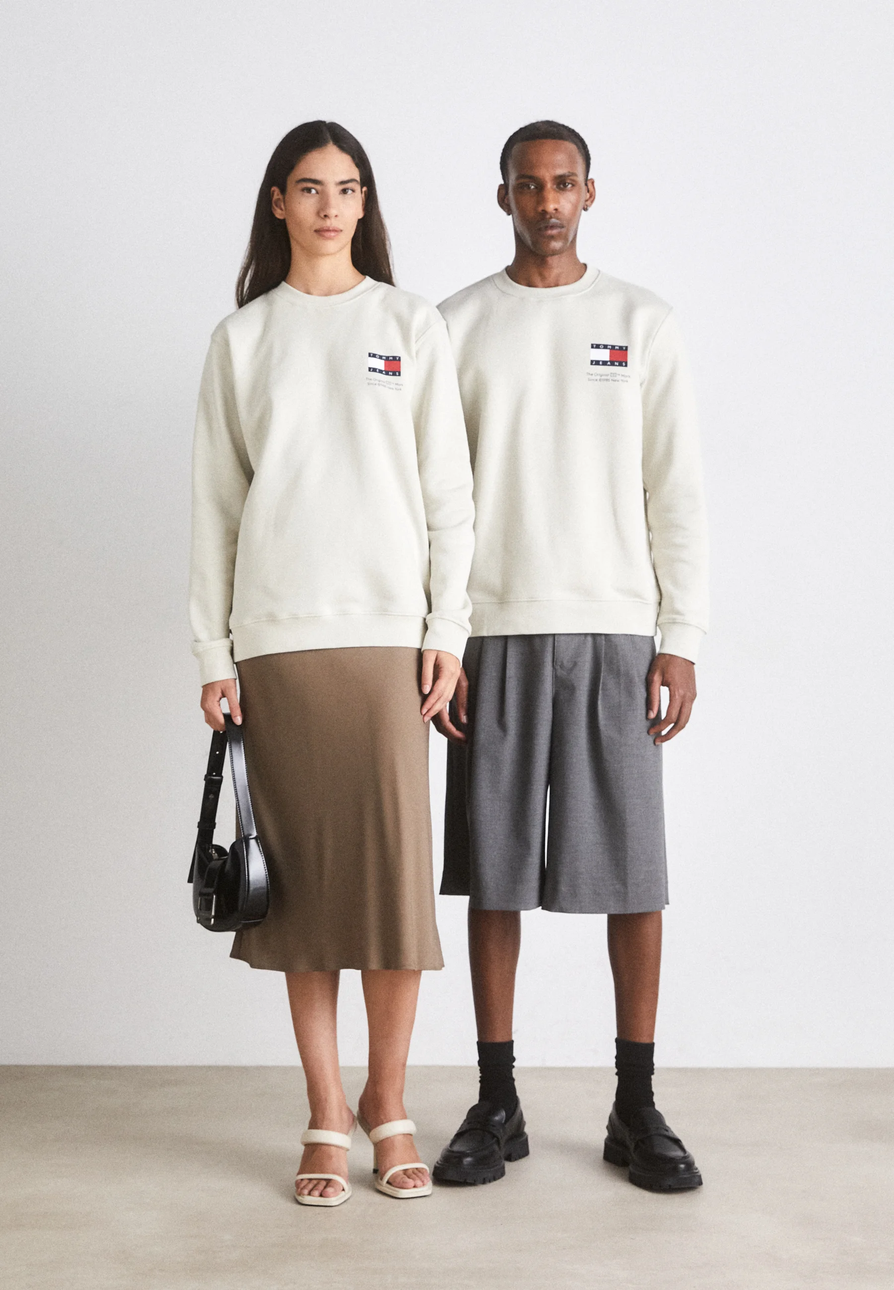 Basic Unisex Sweatshirt