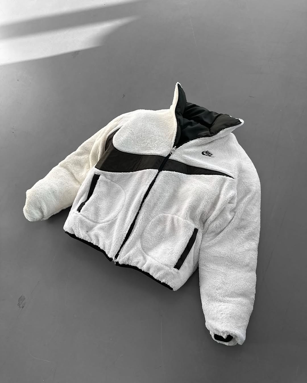 Nike Reversible Classic Insulated Jacket (Unisex)
