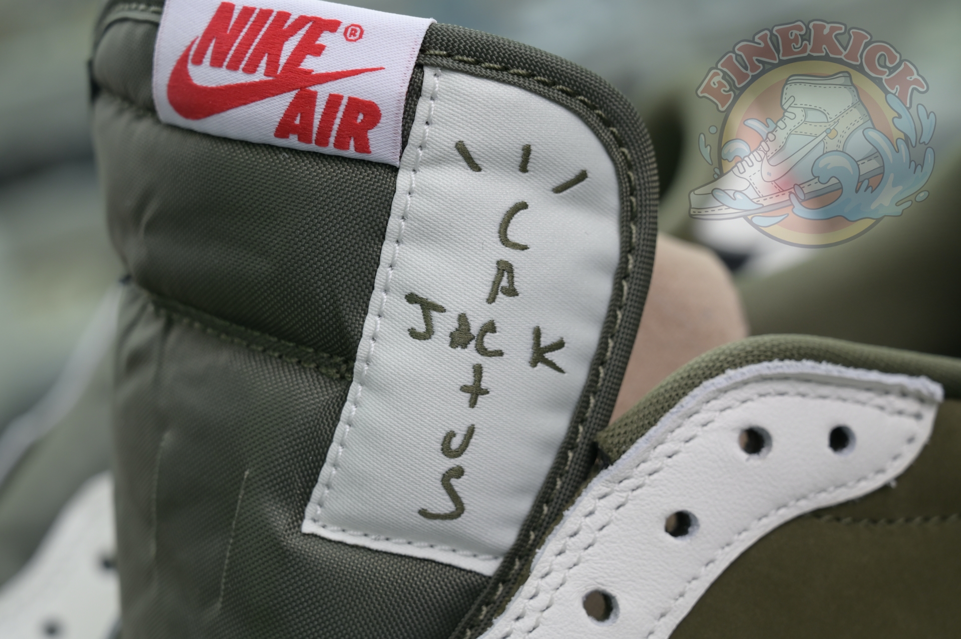 Low OG Medium Olive Sneakers