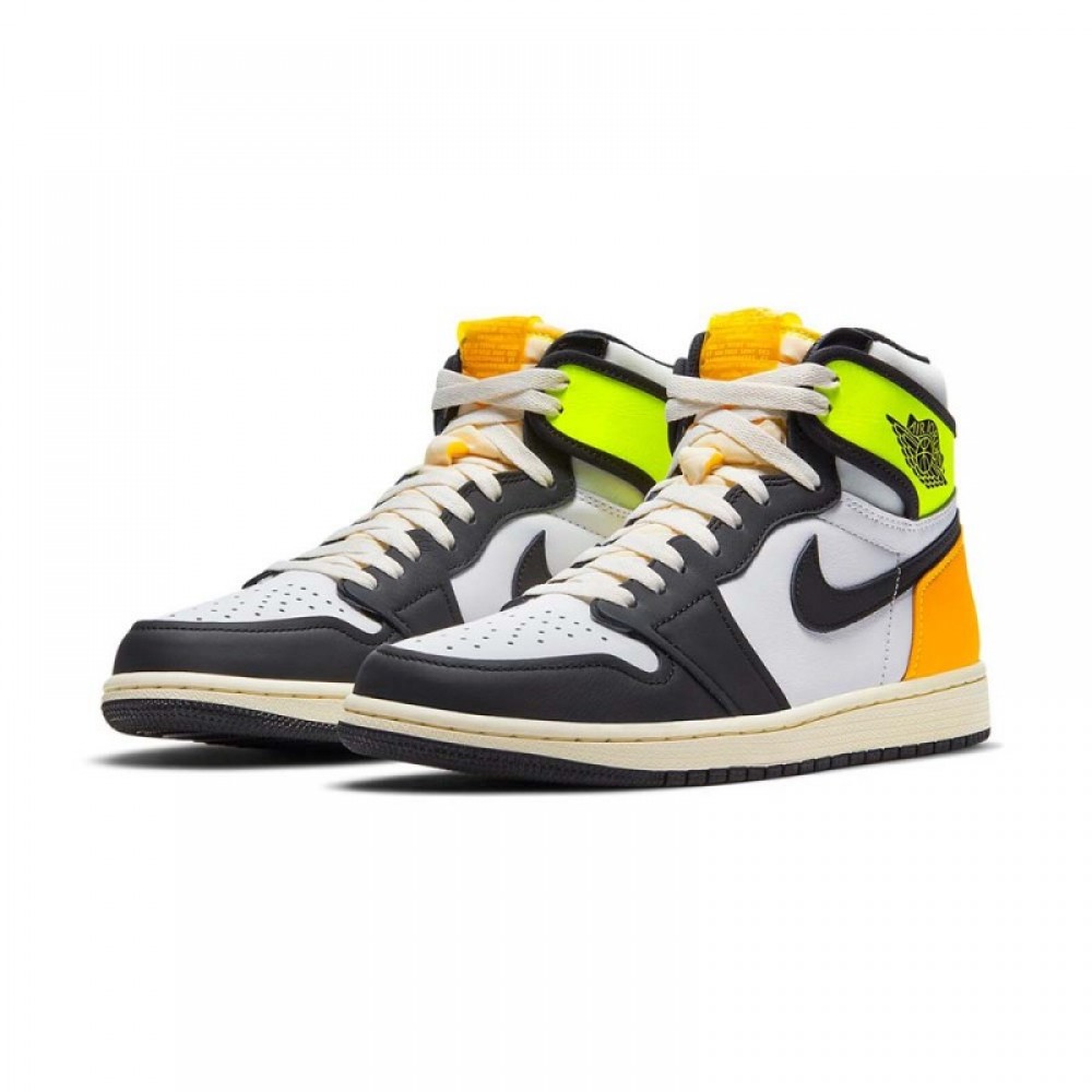 AIR JORDAN 1 RETRO HIGH OG ‘VOLT GOLD’ 555088-118