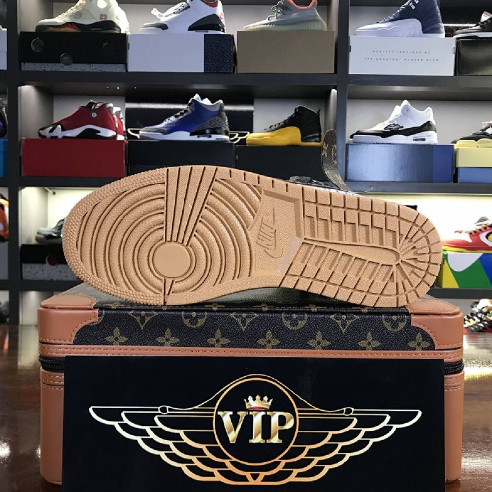 OFF-WHITE X AIR JORDAN 1 ’CUSTOMS‘ 554724-555