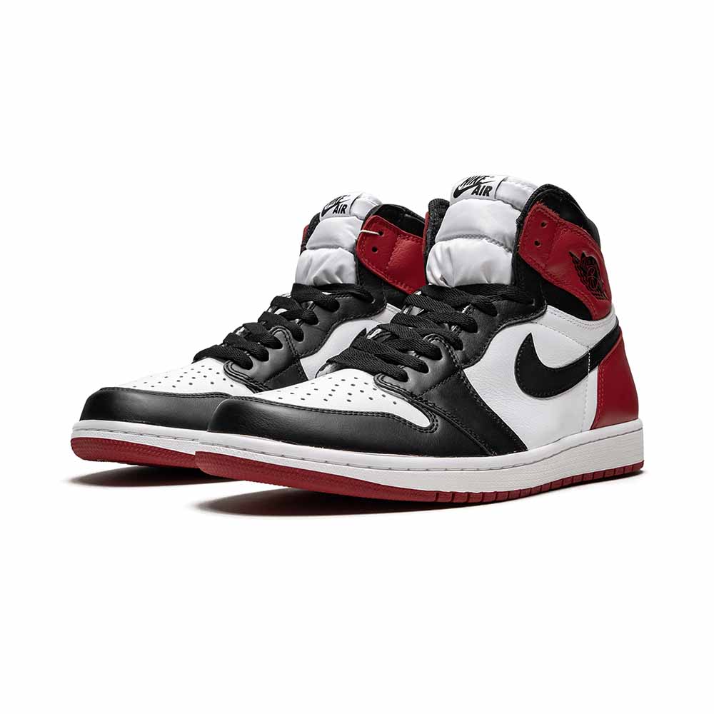 Jordan Air Jordan 1 Retro High OG “Black Toe” 555088-125