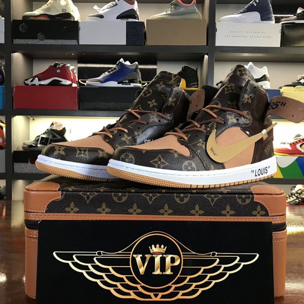 OFF-WHITE X AIR JORDAN 1 ’CUSTOMS‘ 554724-555