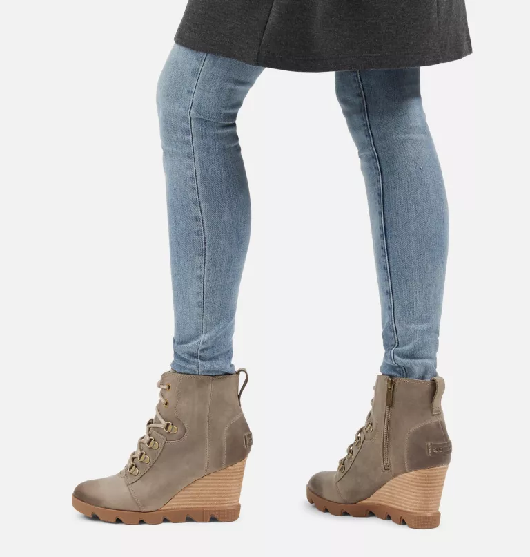 WOMEN'S JOAN UPTOWN LACE BOOTIE