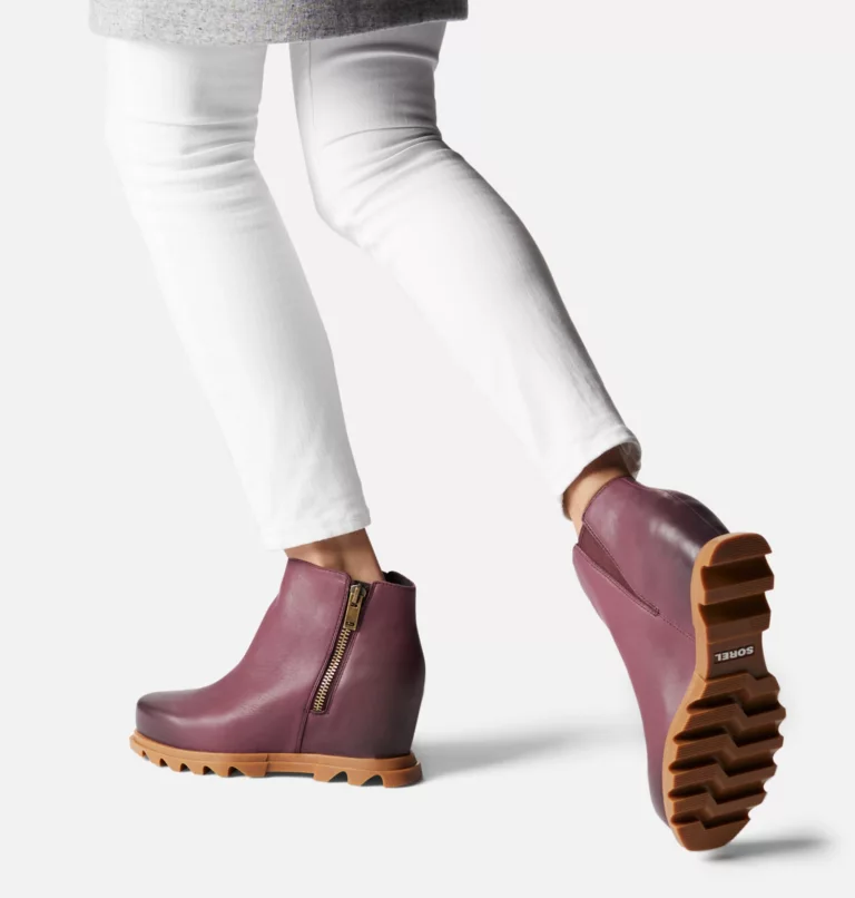 WOMEN'S JOAN OF ARCTIC WEDGE III ZIP BOOTIE