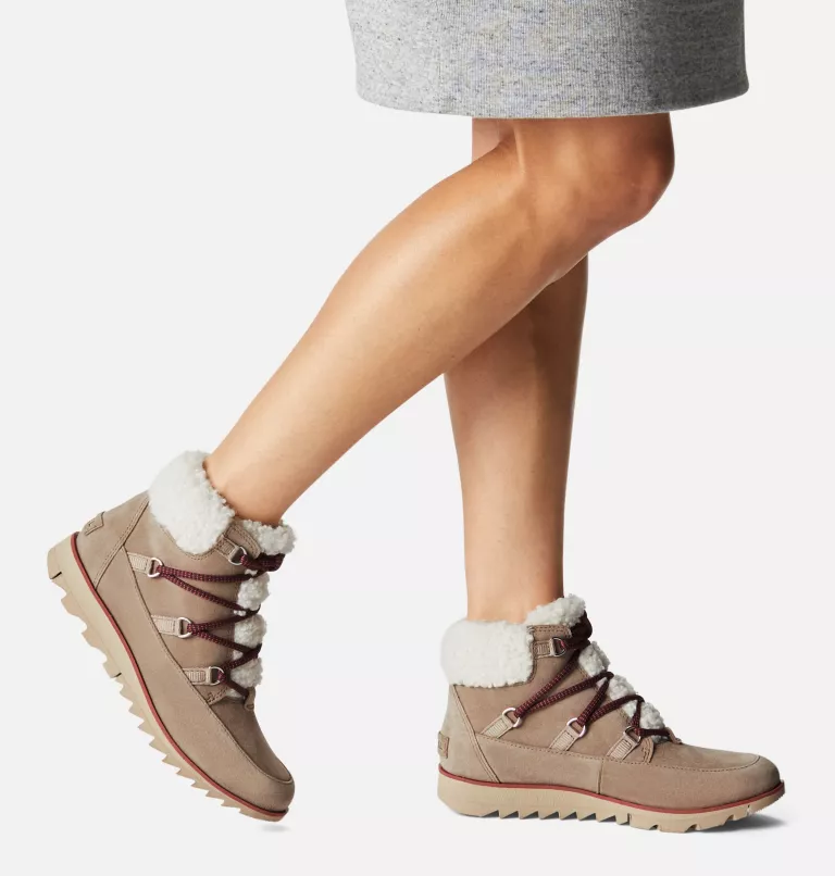 WOMEN'S HARLOW LACE COZY BOOTIE