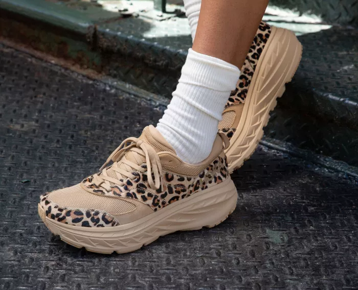 All Gender Hoka X Eg Bondi L - Sand Leopard Print