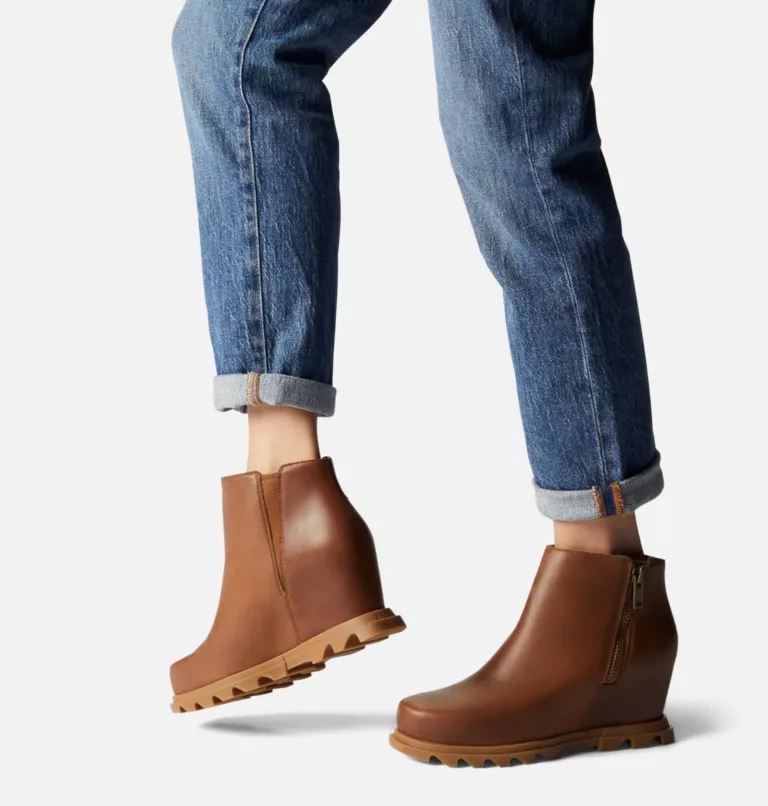 WOMEN'S JOAN OF ARCTIC WEDGE III ZIP BOOTIE