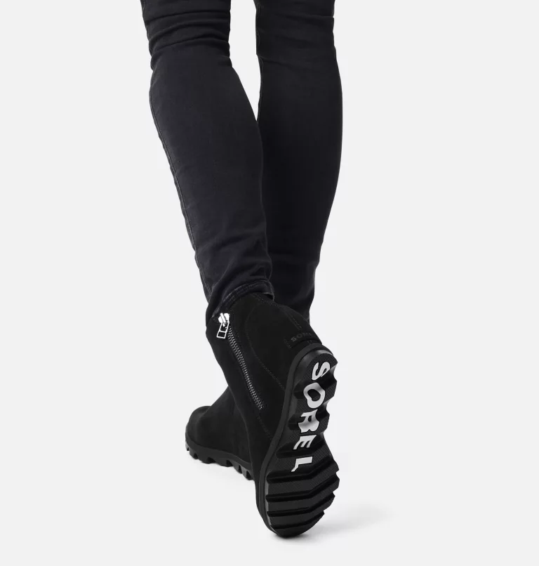 WOMEN'S JOAN OF ARCTIC WEDGE II ZIP BOOTIE