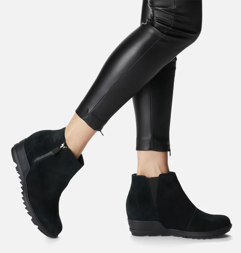 WOMEN'S EVIE ZIP WEDGE BOOTIE