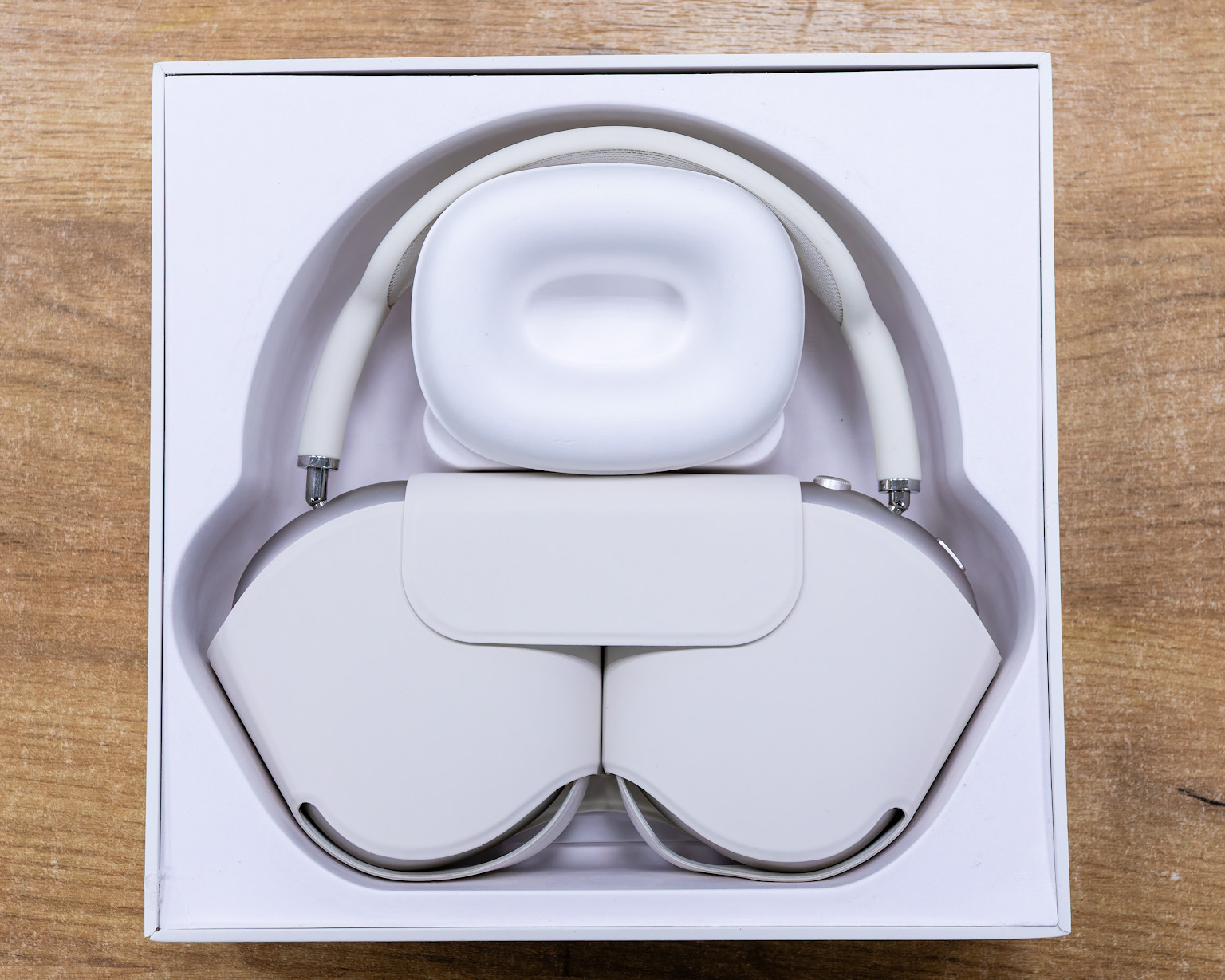 AirPods Max（Starlight）