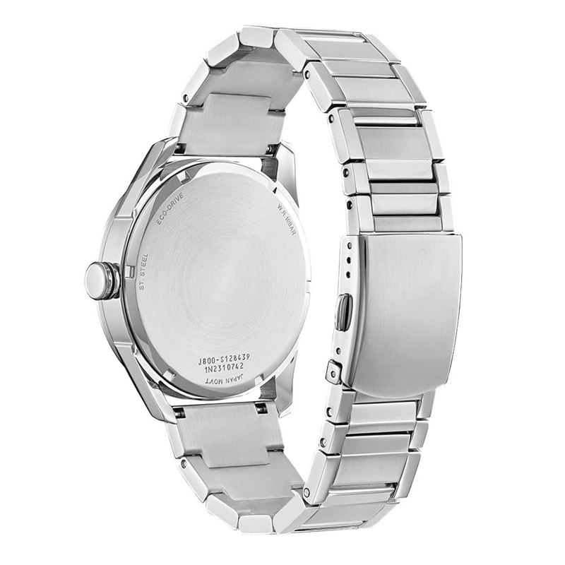 Men's classic solar-powered watch, with three hands displaying the date and day of the week.