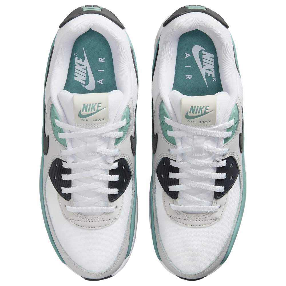 Nike Air Max 90 LV8