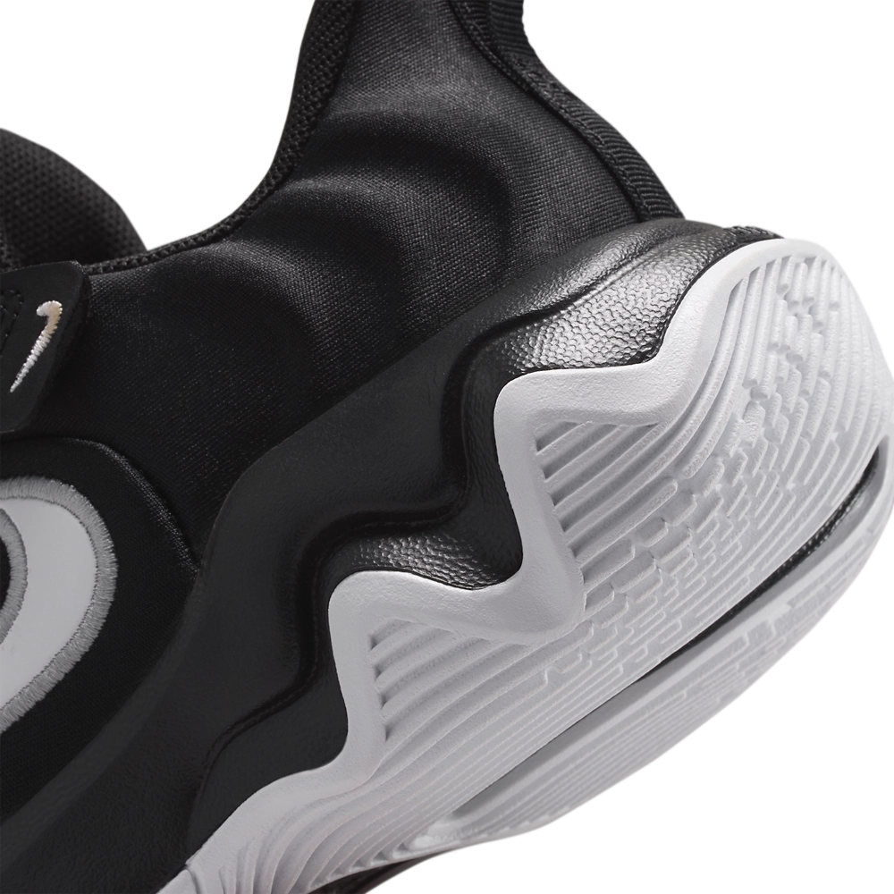 Nike Giannis Immortality 4