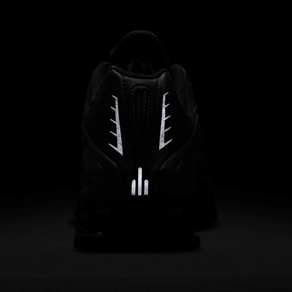 Nike Shox R4