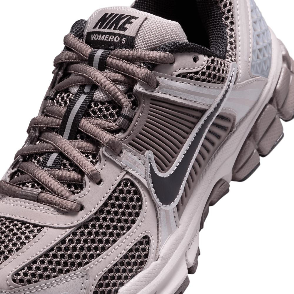 Nike Vomero 5