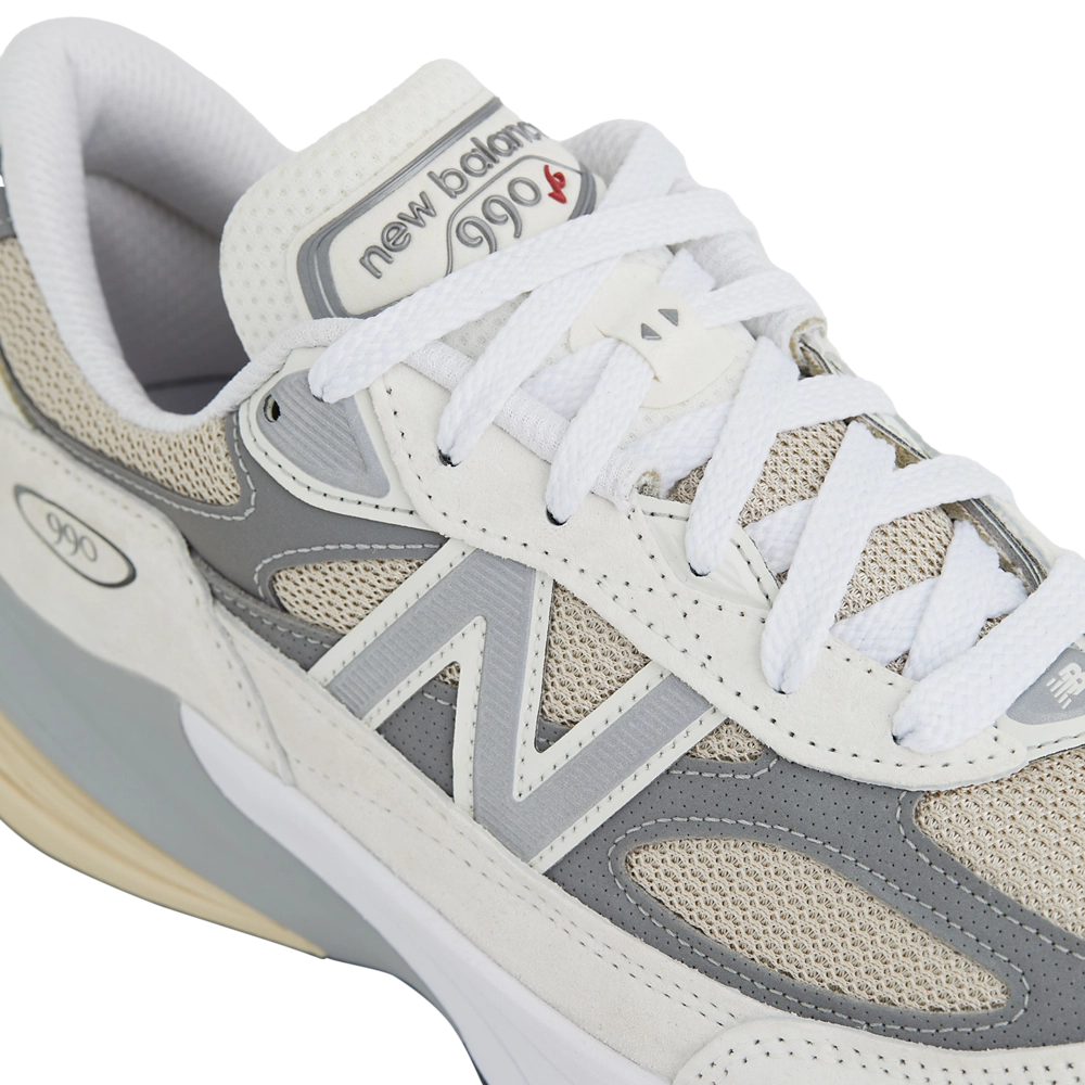 New Balance 990 V6