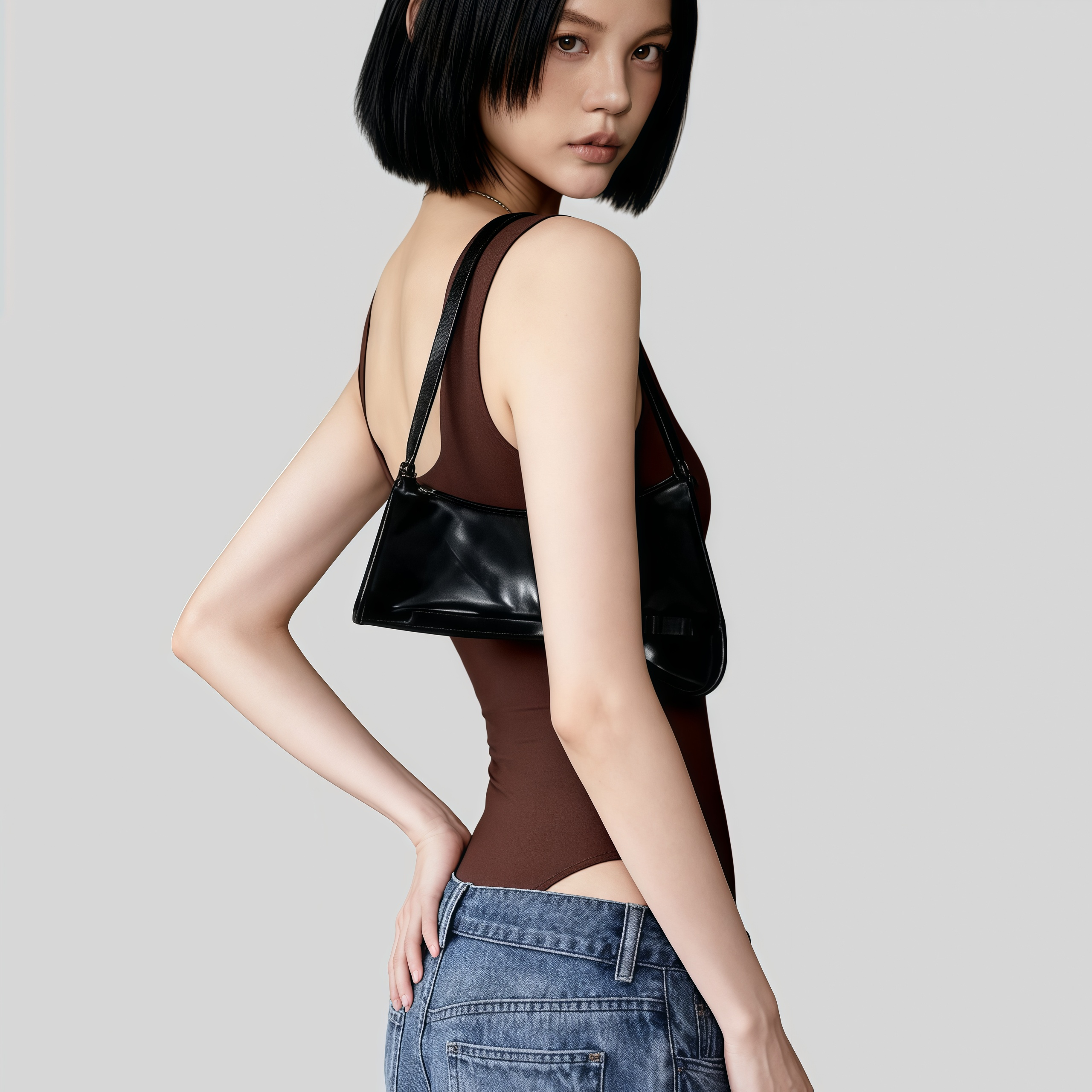 Lousxxy 로브스시 패드내장형 오픈백 스퀘어넥 바디수트 2510