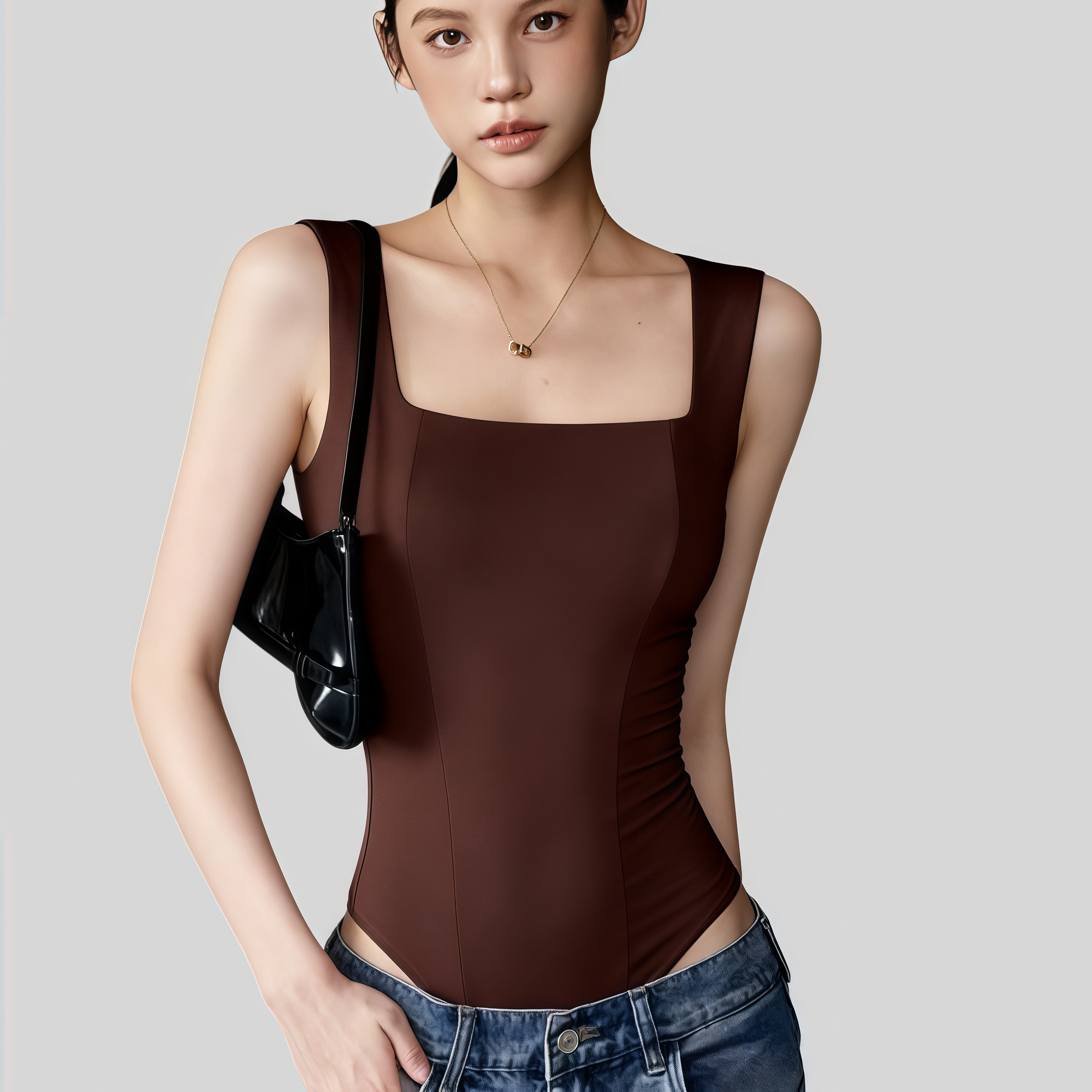 Lousxxy 로브스시 패드내장형 오픈백 스퀘어넥 바디수트 2510