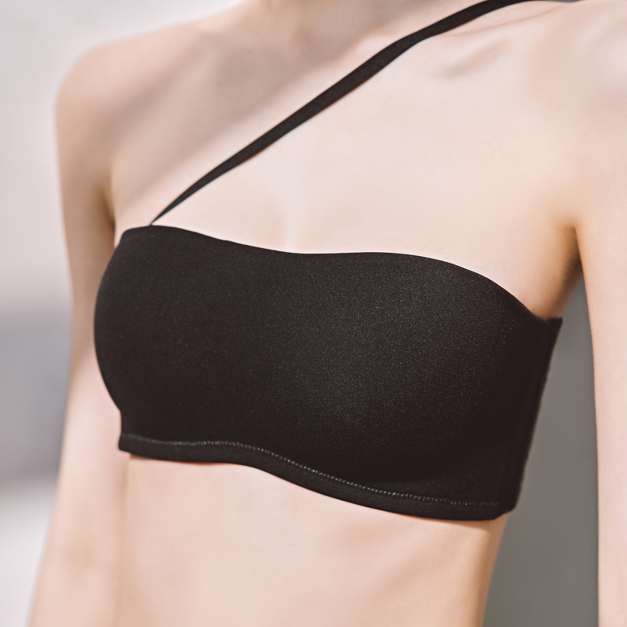 Lovsxxy 올여름 오프숄더 옆후크 브라 088