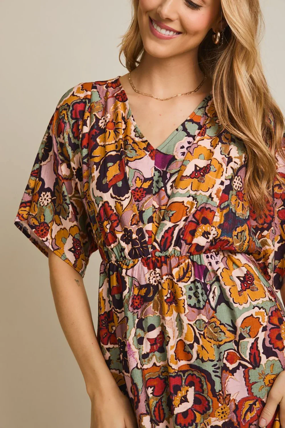 Plus Size Retro Floral Print Short Sleeve V-Neck Cinched Waist Mini Dress