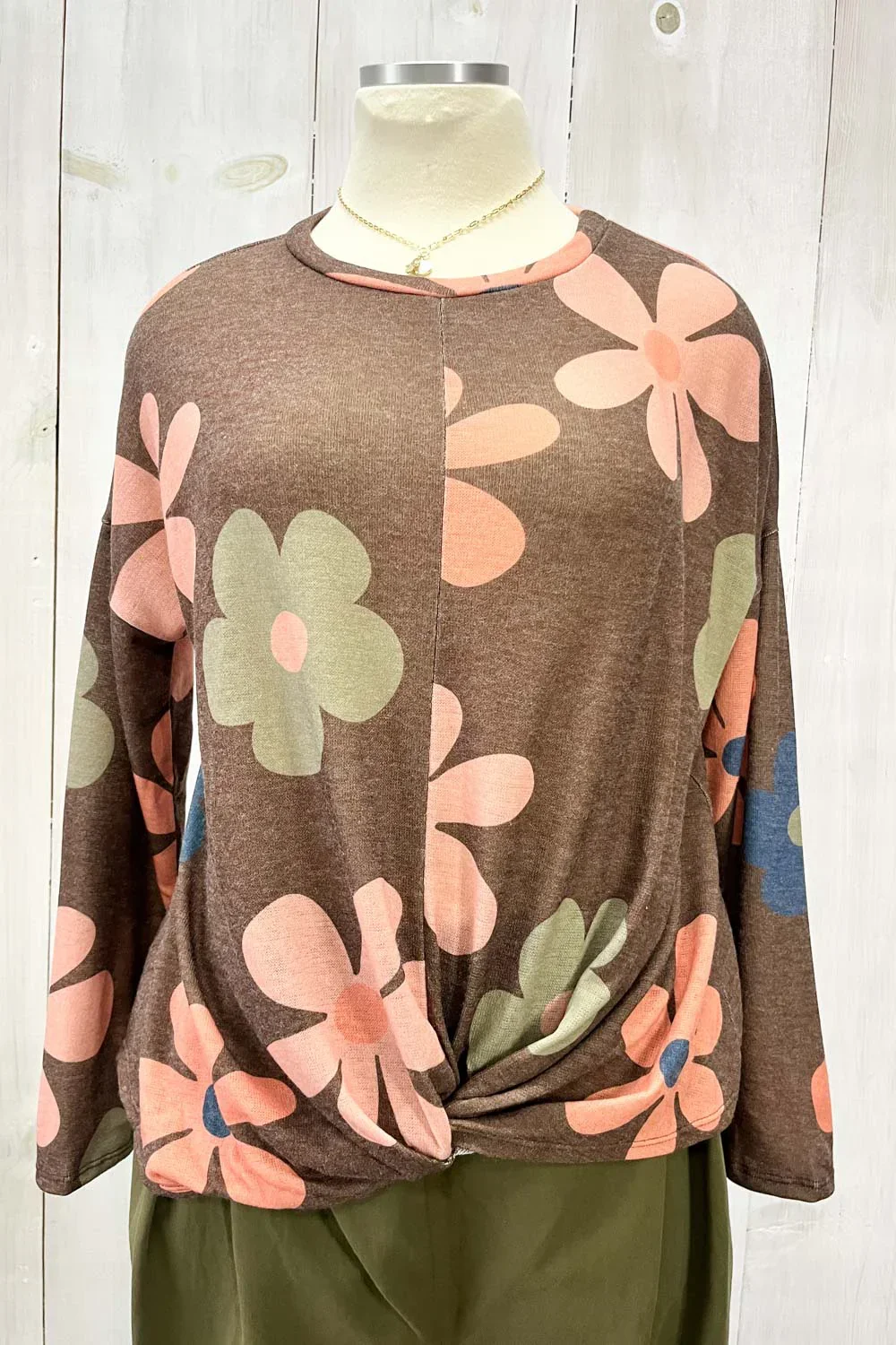 Plus Size Retro Floral Print Long Sleeve Twisted Hem Relaxed Fit Boutique Top