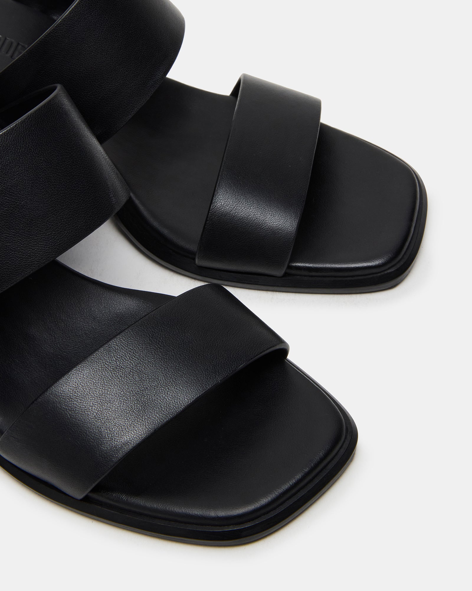 Sycamore Black Leather