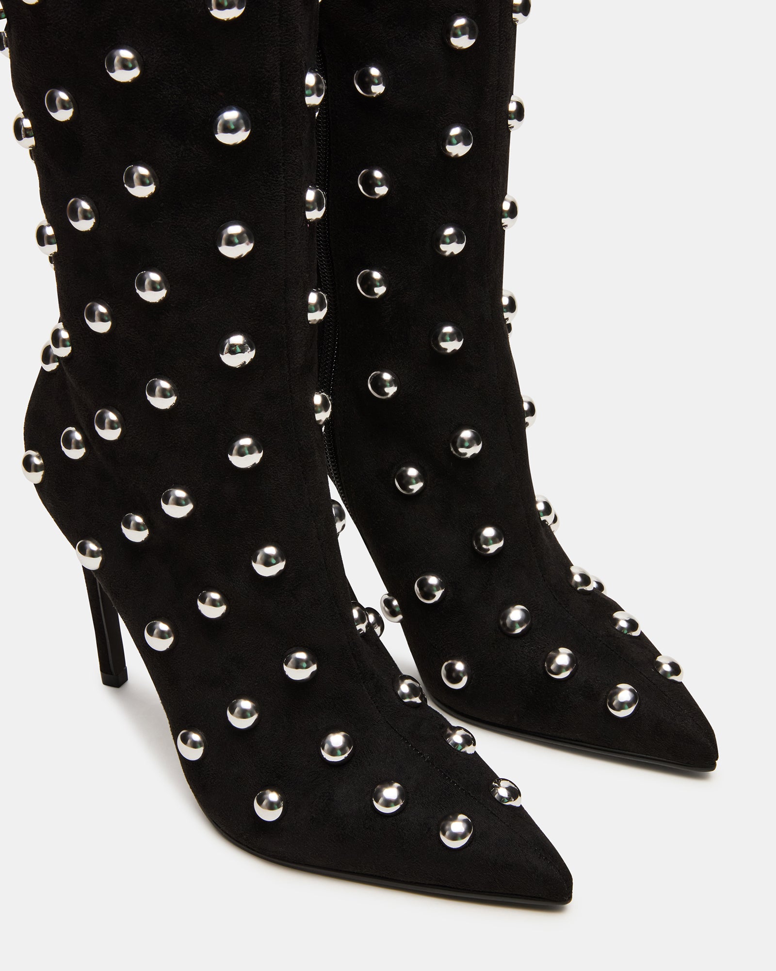 Nitro Black Studs