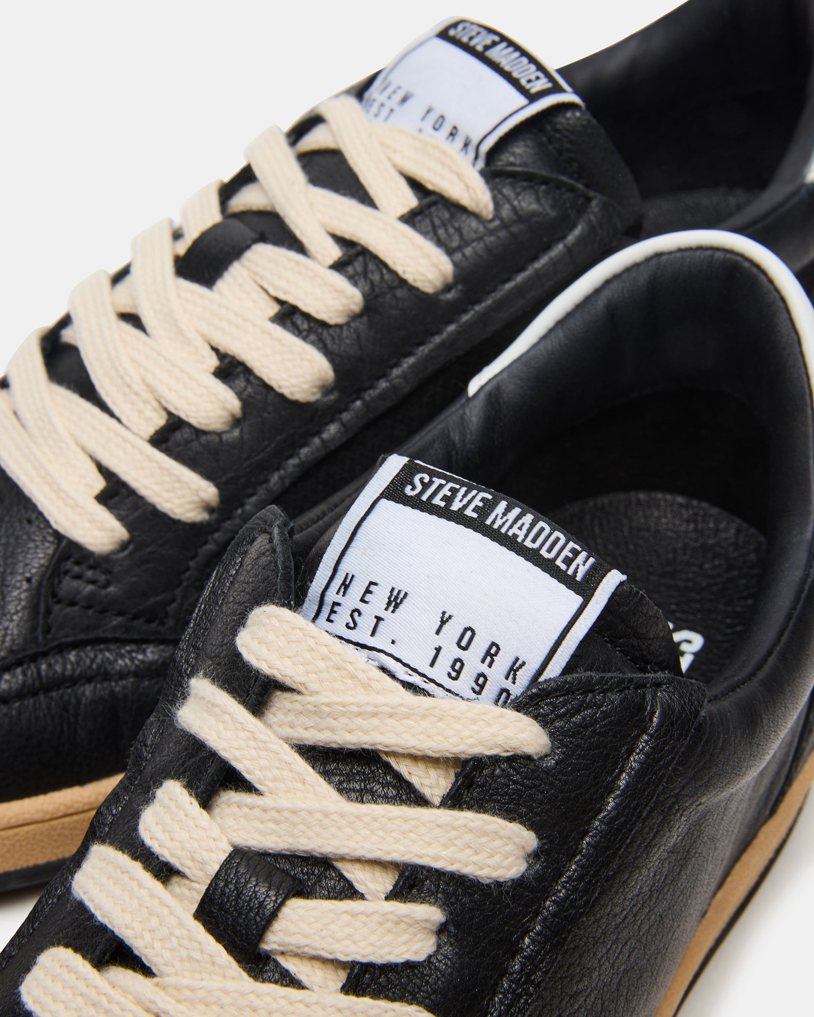 Prismo Black Leather