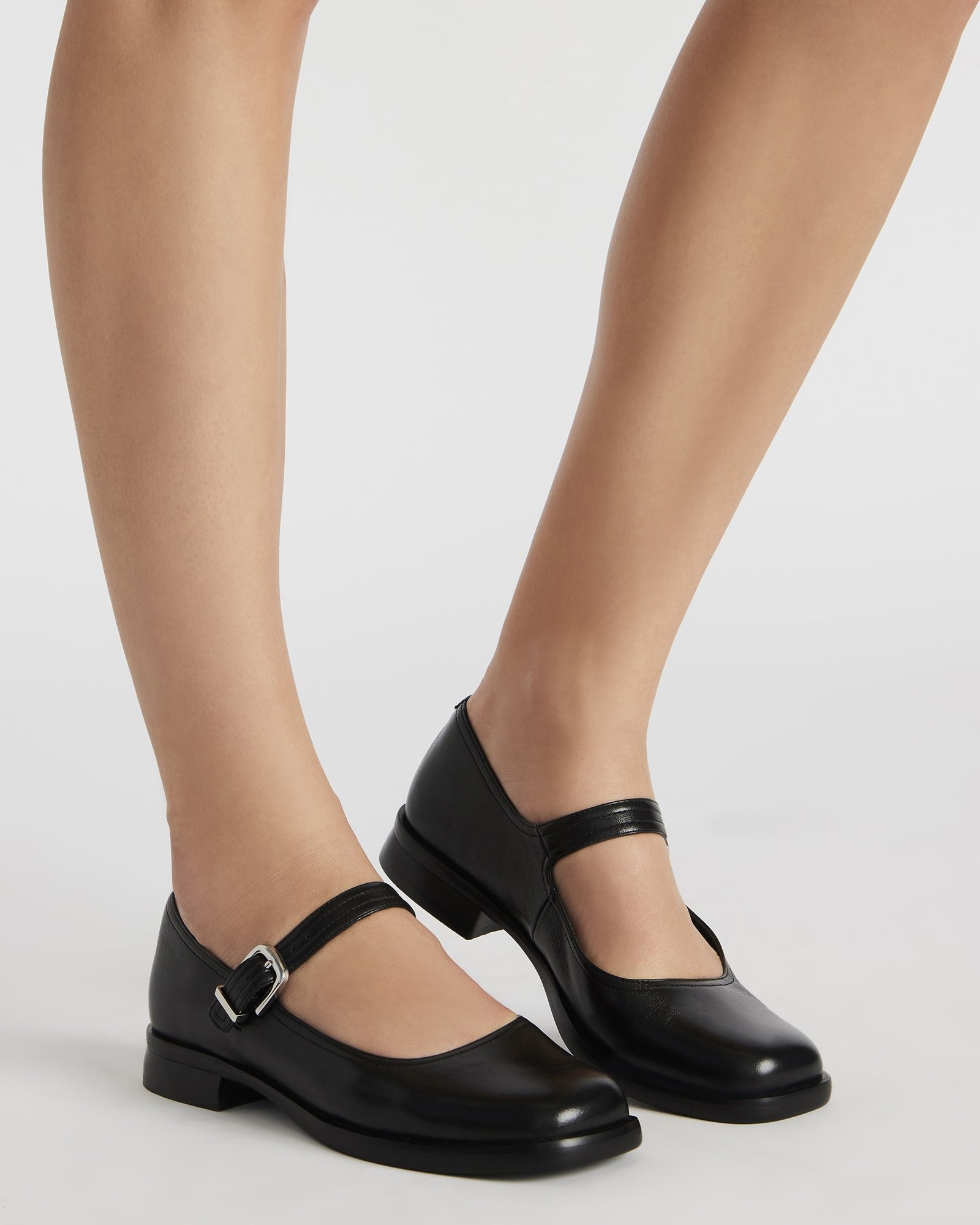 Delancy Gold Leather