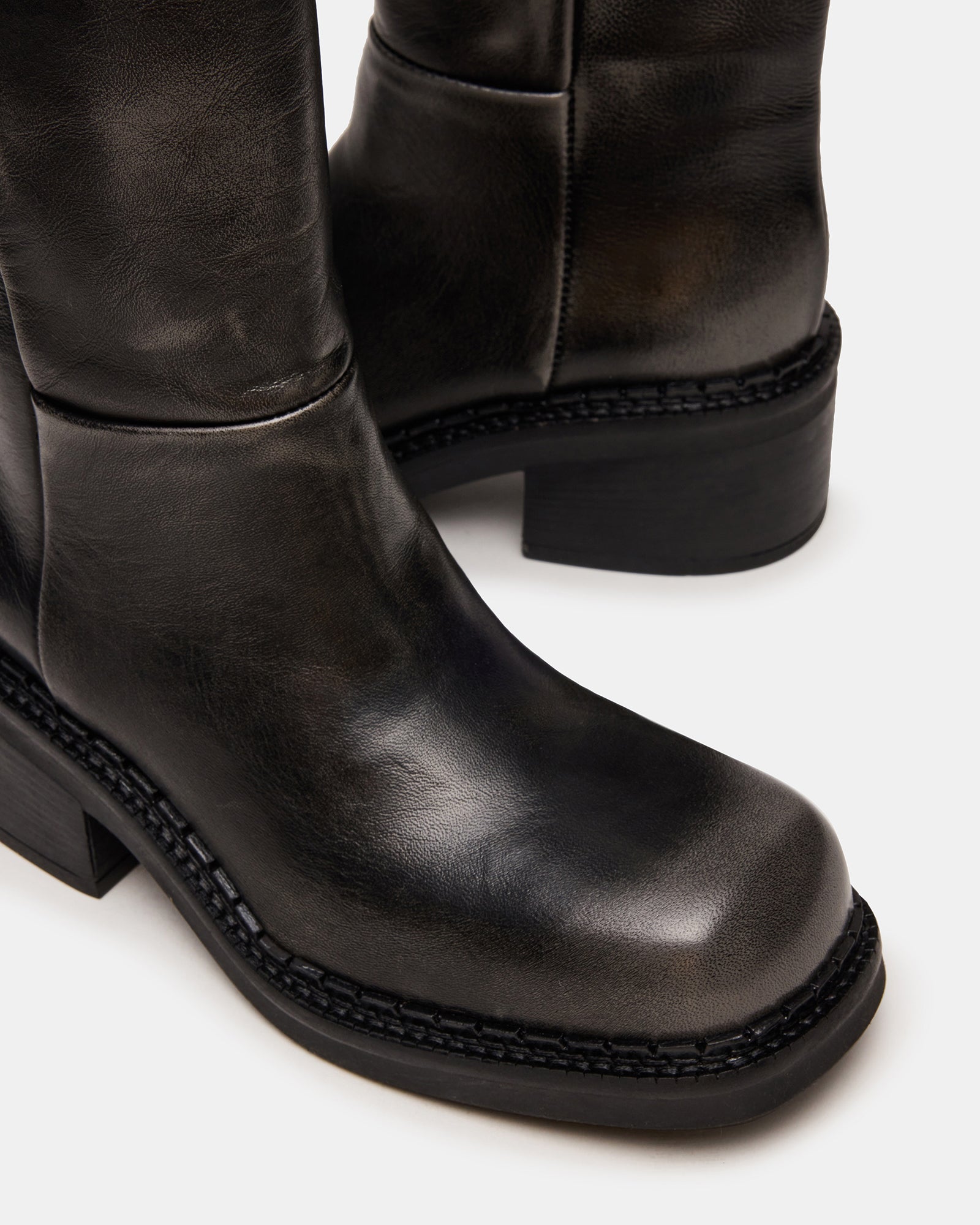 Davos Black Distressed