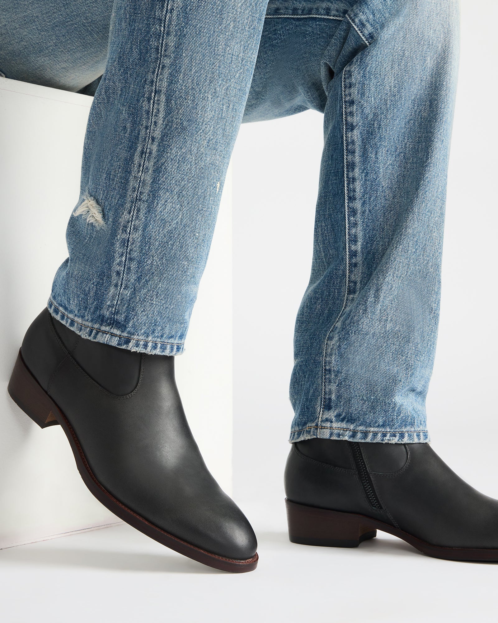 Hendrik Black Leather