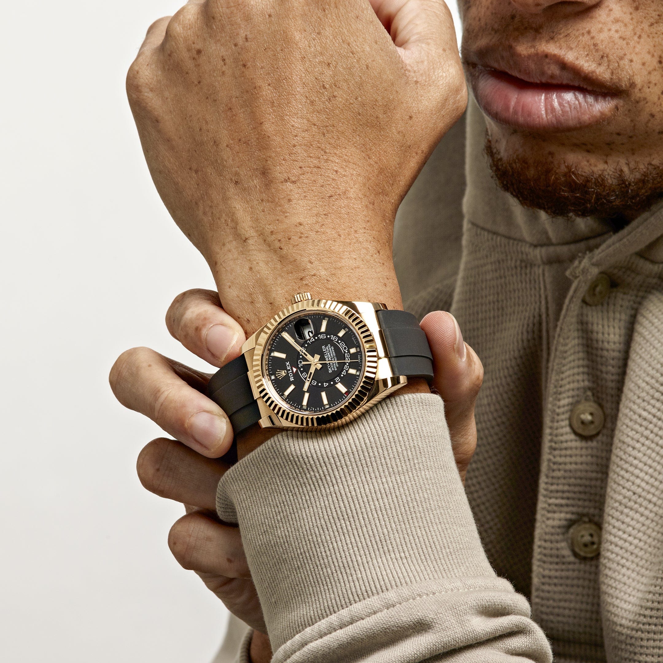 Rolex Sky-Dweller 326238 Yellow Gold Bright Black Dial (2022)