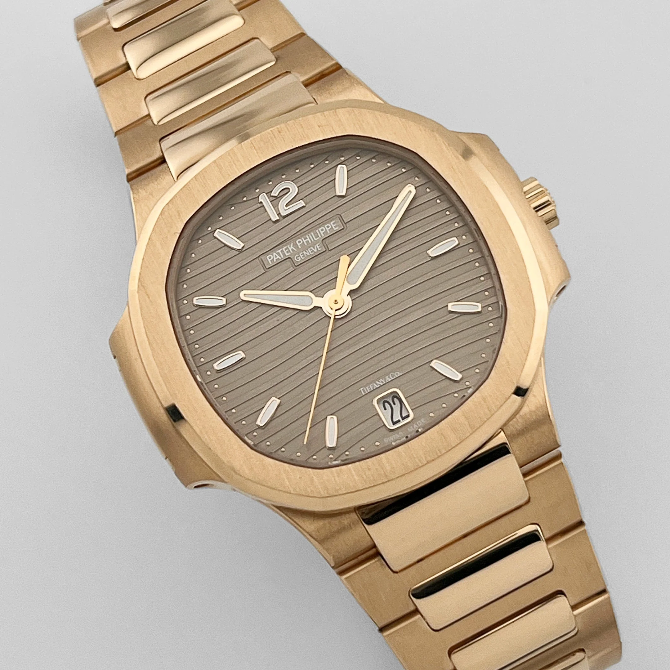 Patek Philippe Nautilus 7118/1R-010 Tiffany & Co. 'Ladies' Rose Gold